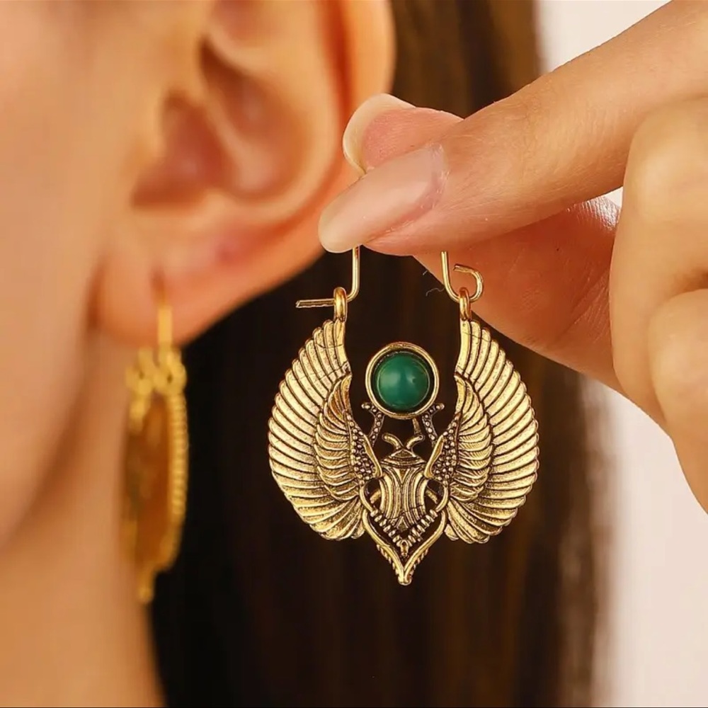 GREEN ONYX BRASS SCARAB EARRINGS - EGYPTIAN RALISMAN INSECT JEWELRY
